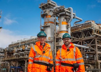 mp-visits-barrow-gas-terminal