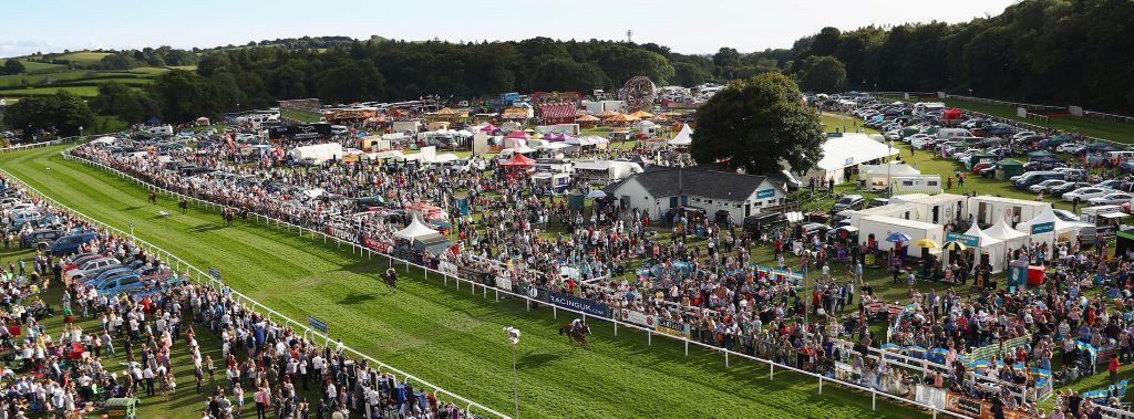 Vernon Kay to bring party vibe to Cartmel Racecourse