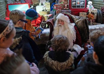 Extra dates added to meet Father Christmas at Walby Farm Park