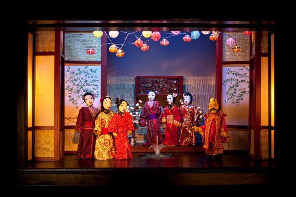 Don’t miss enchanting puppet performance of Emperor and the Nightingale