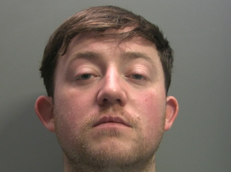 Man jailed for supplying drugs after police find 1kg of cocaine in carrier bag