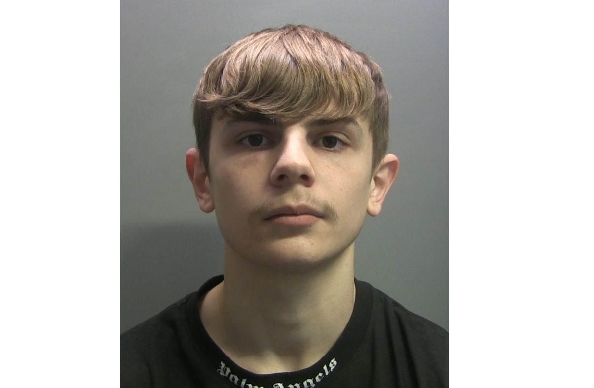 Drug dealer chased member of public with knife in railway station