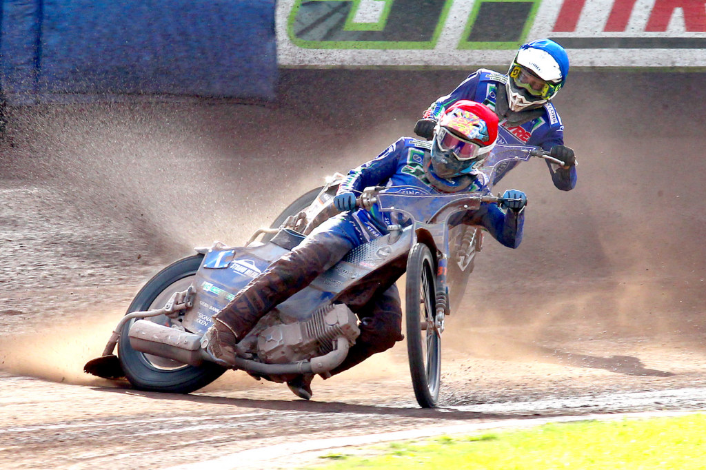 Narrow victory for Workington Comets