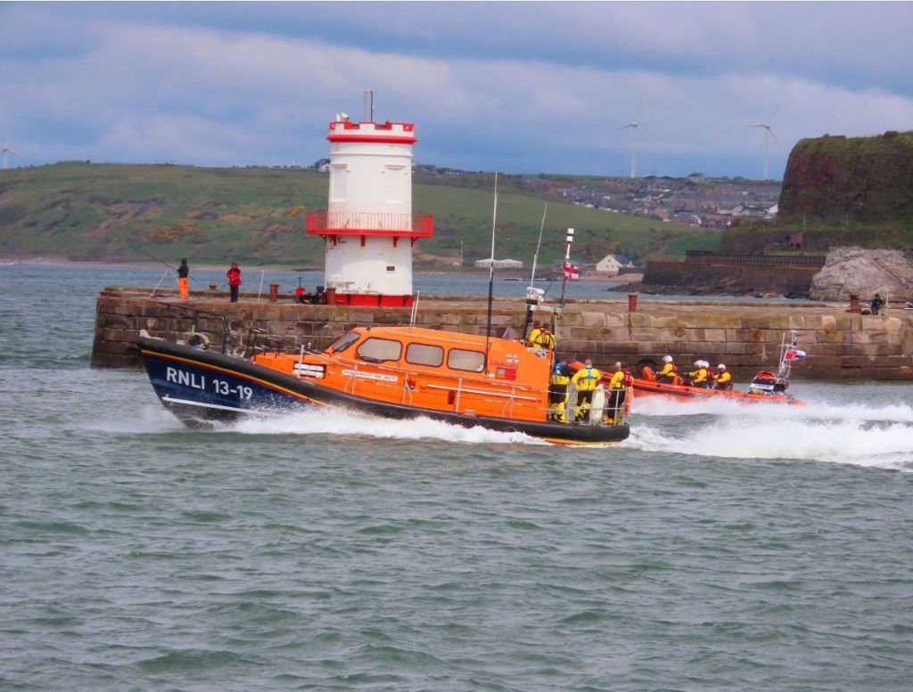 Workington RNLI volunteers rescue vessel off west coast