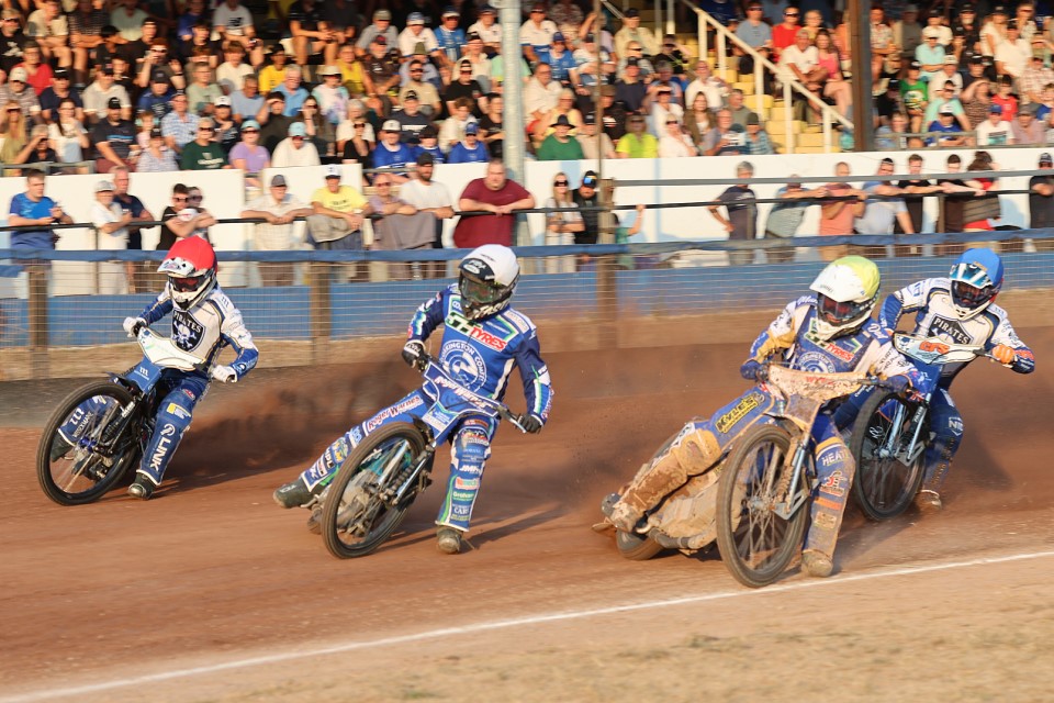 Heavy defeat for Workington Comets