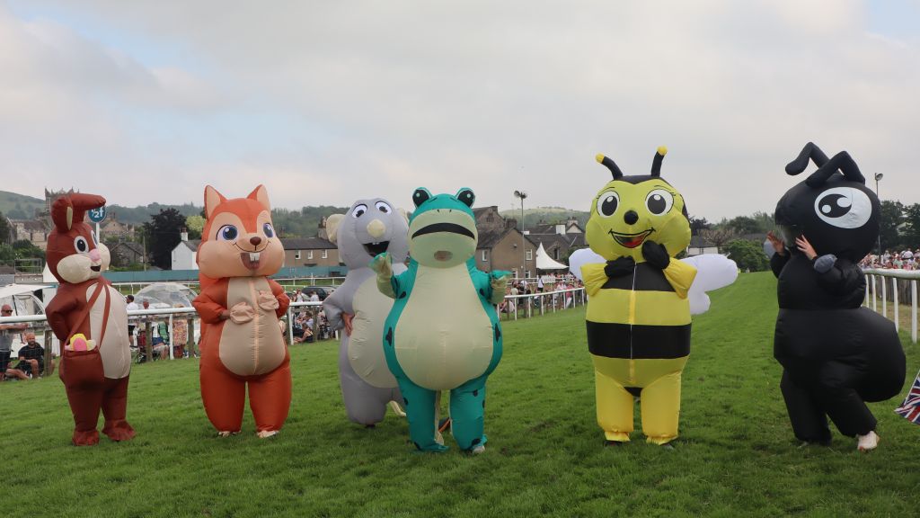 Racegoers raise a record £10,500 for Cartmel Primary School